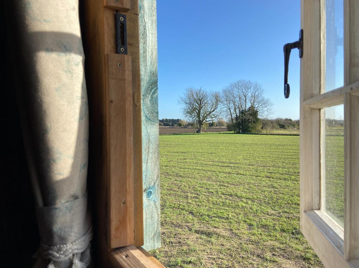 Fen Meadows Glamping - Luxury And Bell Tents * Cambridge (Cambridgeshire)