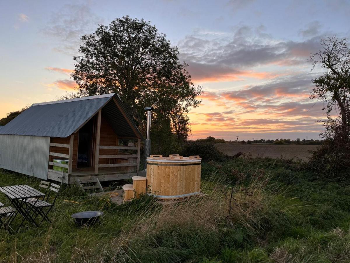 Fen Meadows Glamping - Luxury And Bell Tents