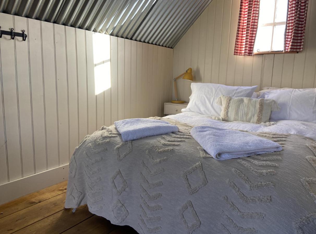 Fen Meadows Glamping - Luxury And Bell Tents Campsite Cambridge (Cambridgeshire)