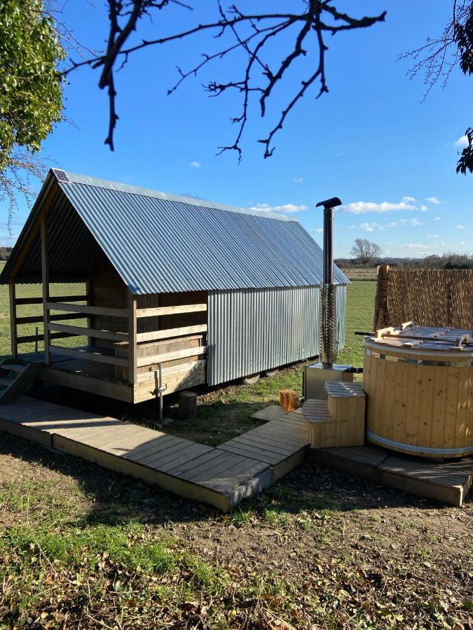Fen Meadows Glamping - Luxury And Bell Tents Cambridge (Cambridgeshire)