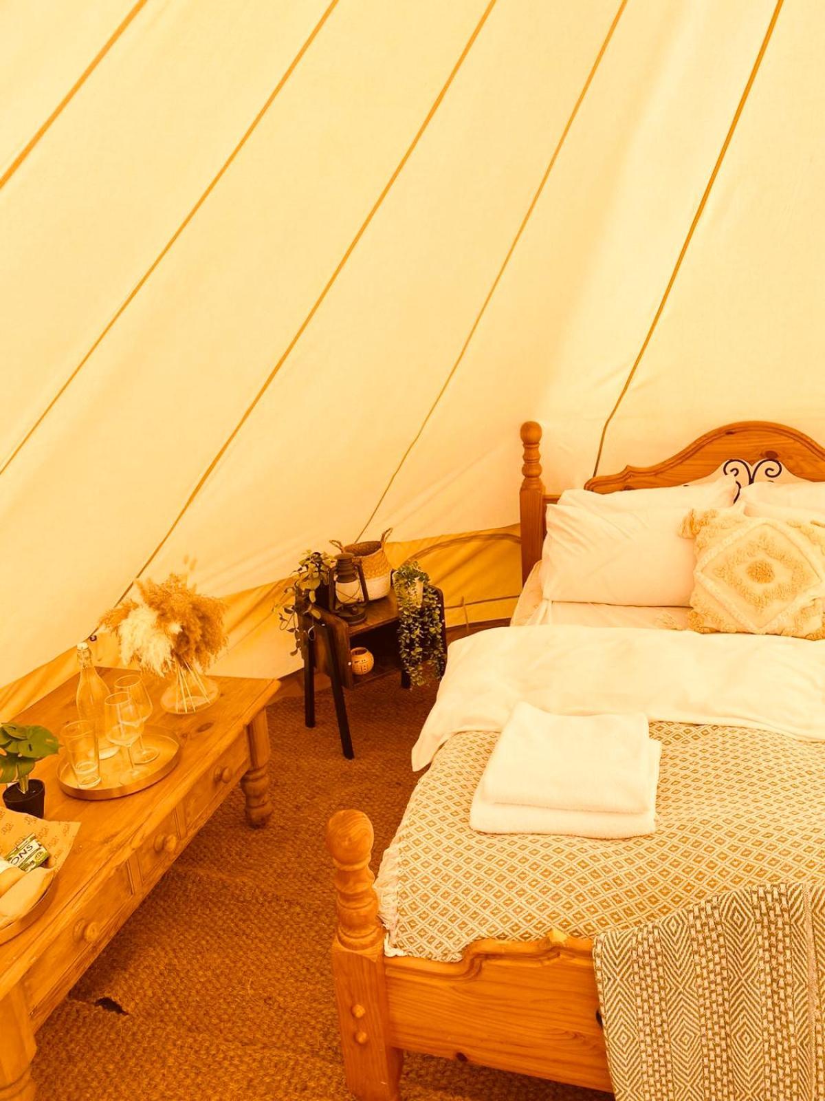 Campsite Fen Meadows Glamping - Luxury And Bell Tents *